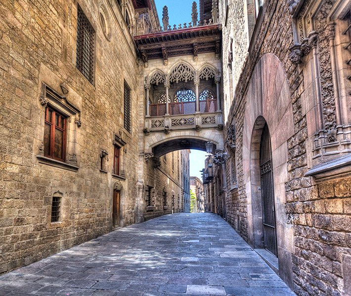 Barcelona tours, Carrer del Bisbe | MSC Cruceros