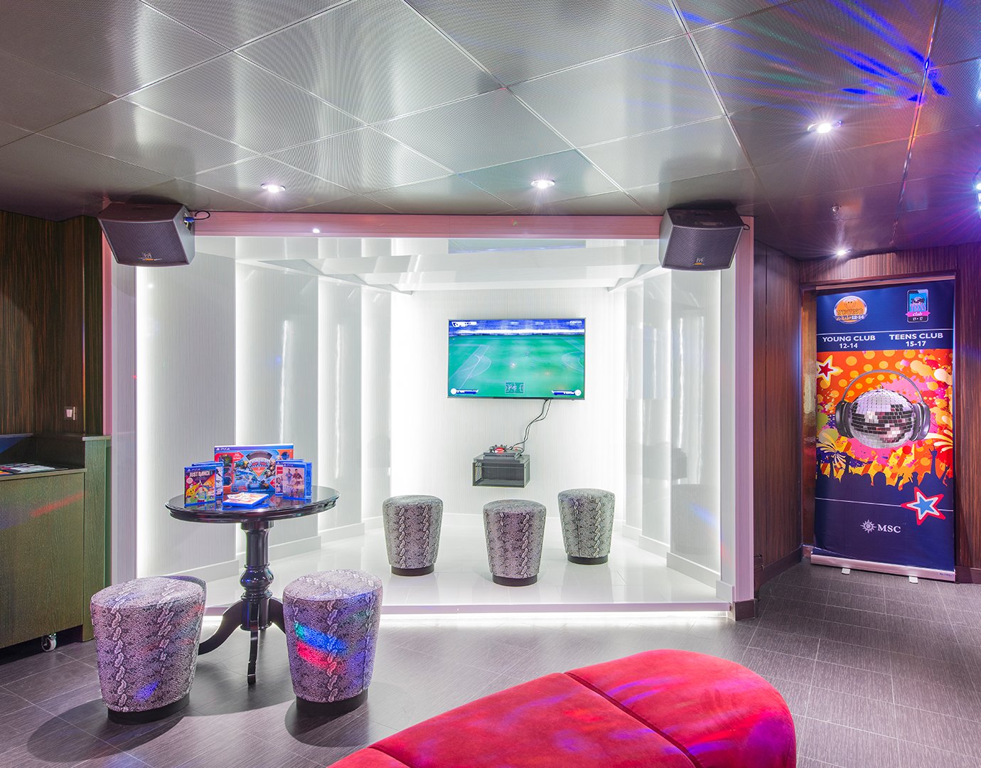 MSC Lirica Entertainment Teens Club 05 MSC Lirica Entertainment Teens Club 05